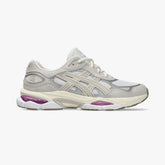 ASICS WOMEN SHOES GEL NYC 2.0 WHITE/CREAM - Sole Therapy