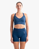 BO&TEE SUPER SCULPT SEAMLESS CROSS-BACK SPORTS BRA BLUE