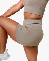 WOE WOMEN'S HIGH-RISE AURA SHORT 5" OVERLAND