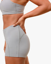 WOE WOMEN'S MID-RISE INTENT SHORT 3" STONE