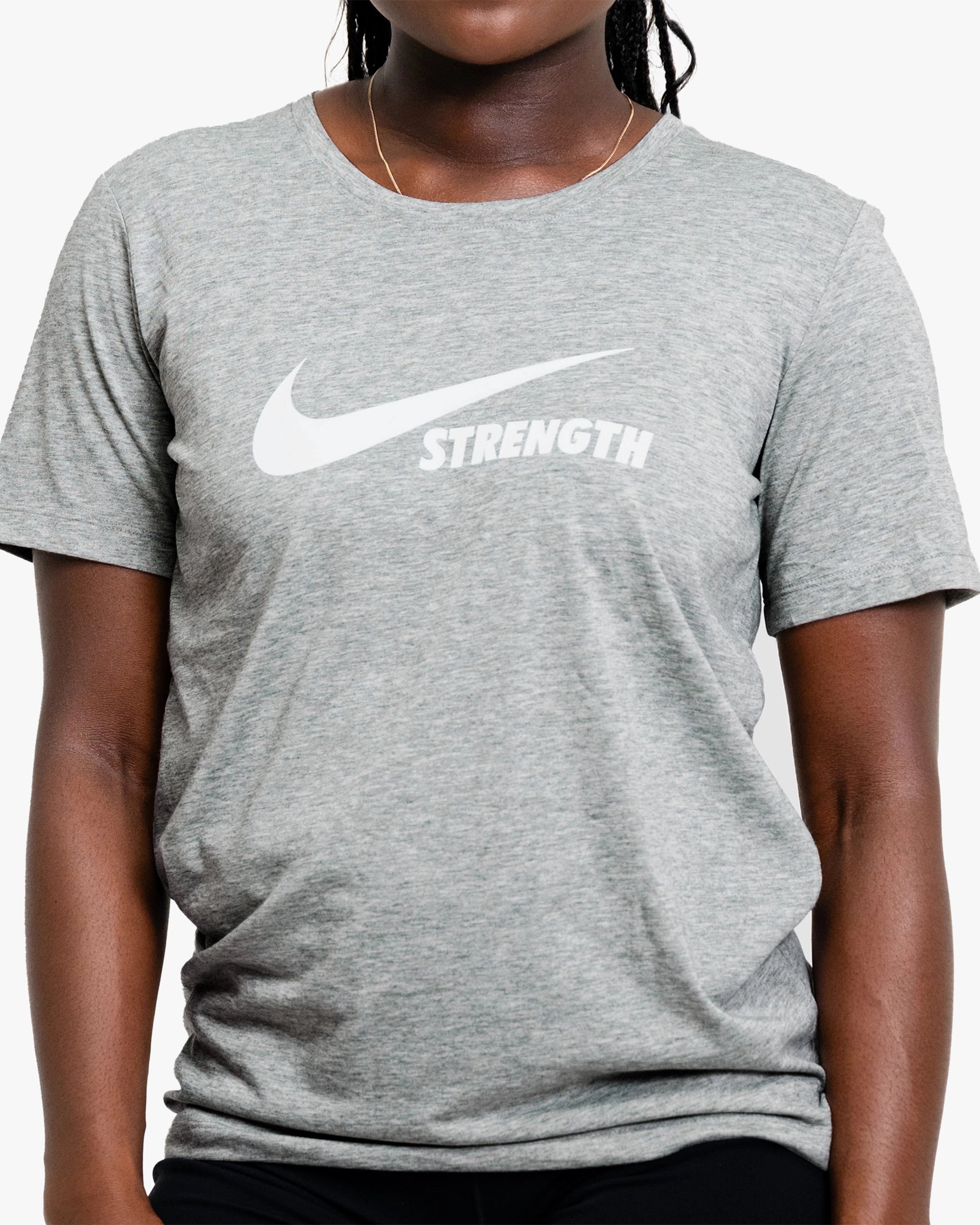 NIKE STRENGTH WOMEN'S TEE CHARCOAL/WHITE