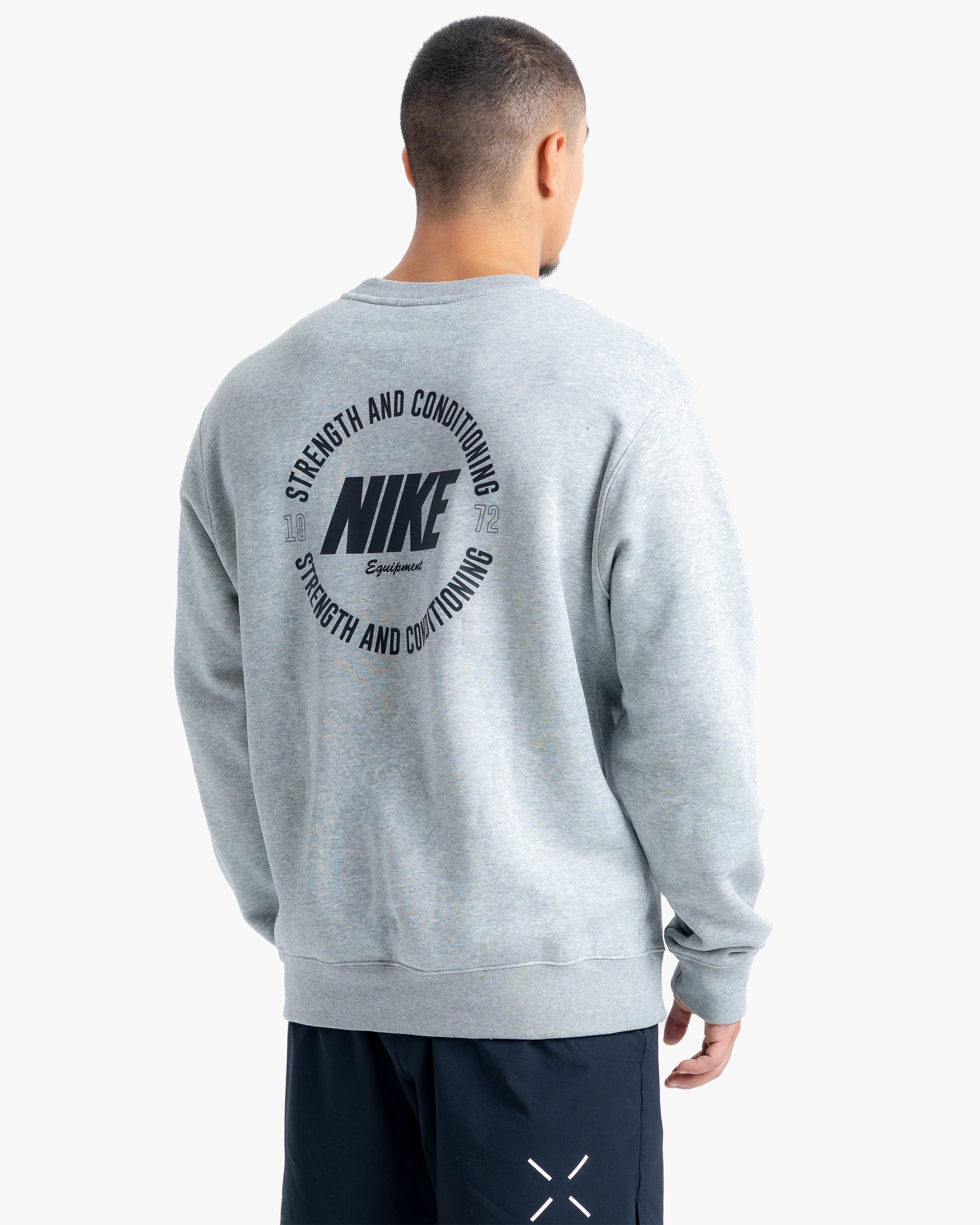 NIKE S&C MEN'S CREWNECK HEATHER GREY/BLACK