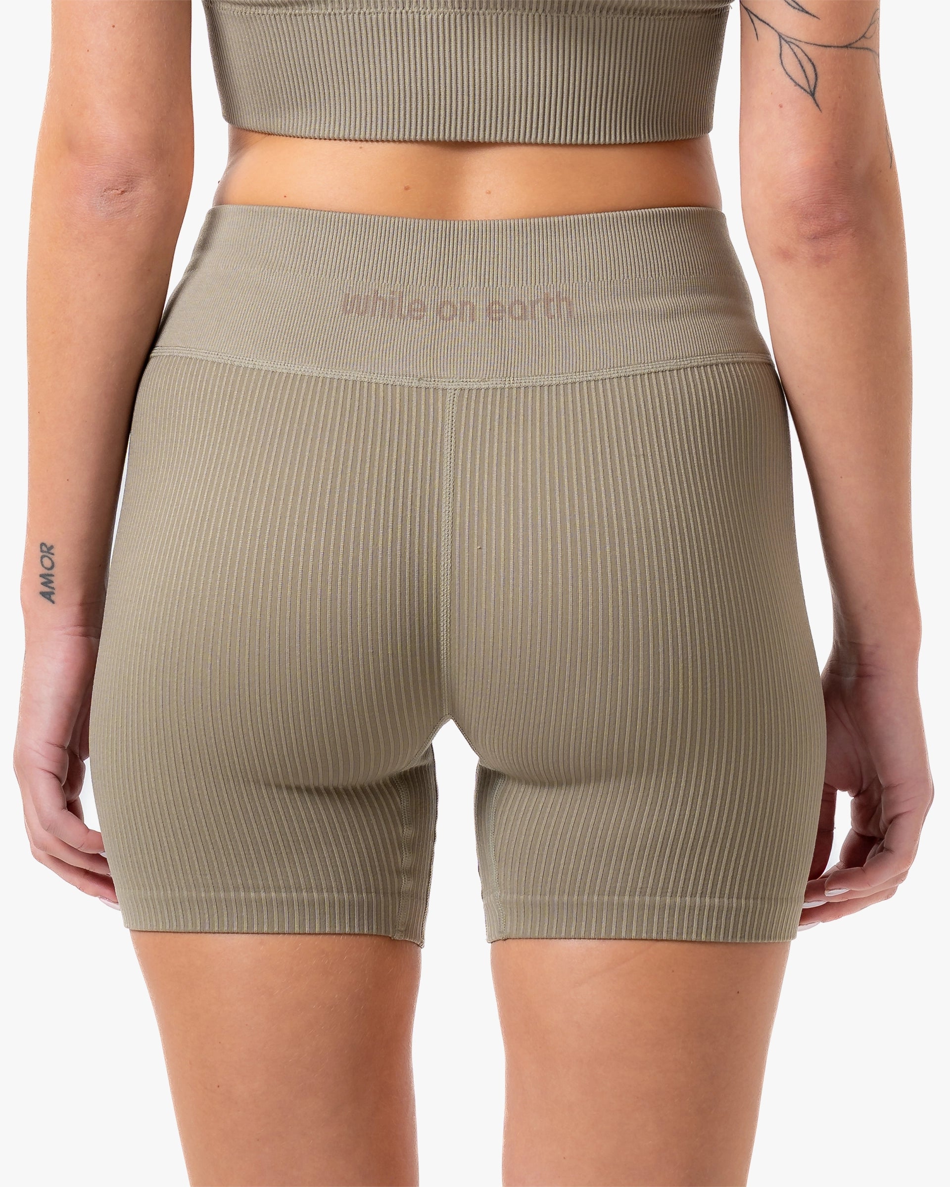 WOE WOMEN'S HIGH-RISE AURA SHORT 5" OVERLAND