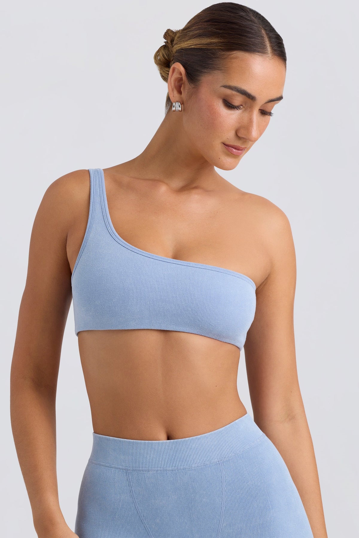 BO&TEE ONE-SHOULDER SPORTS BRA WASHED BLUE