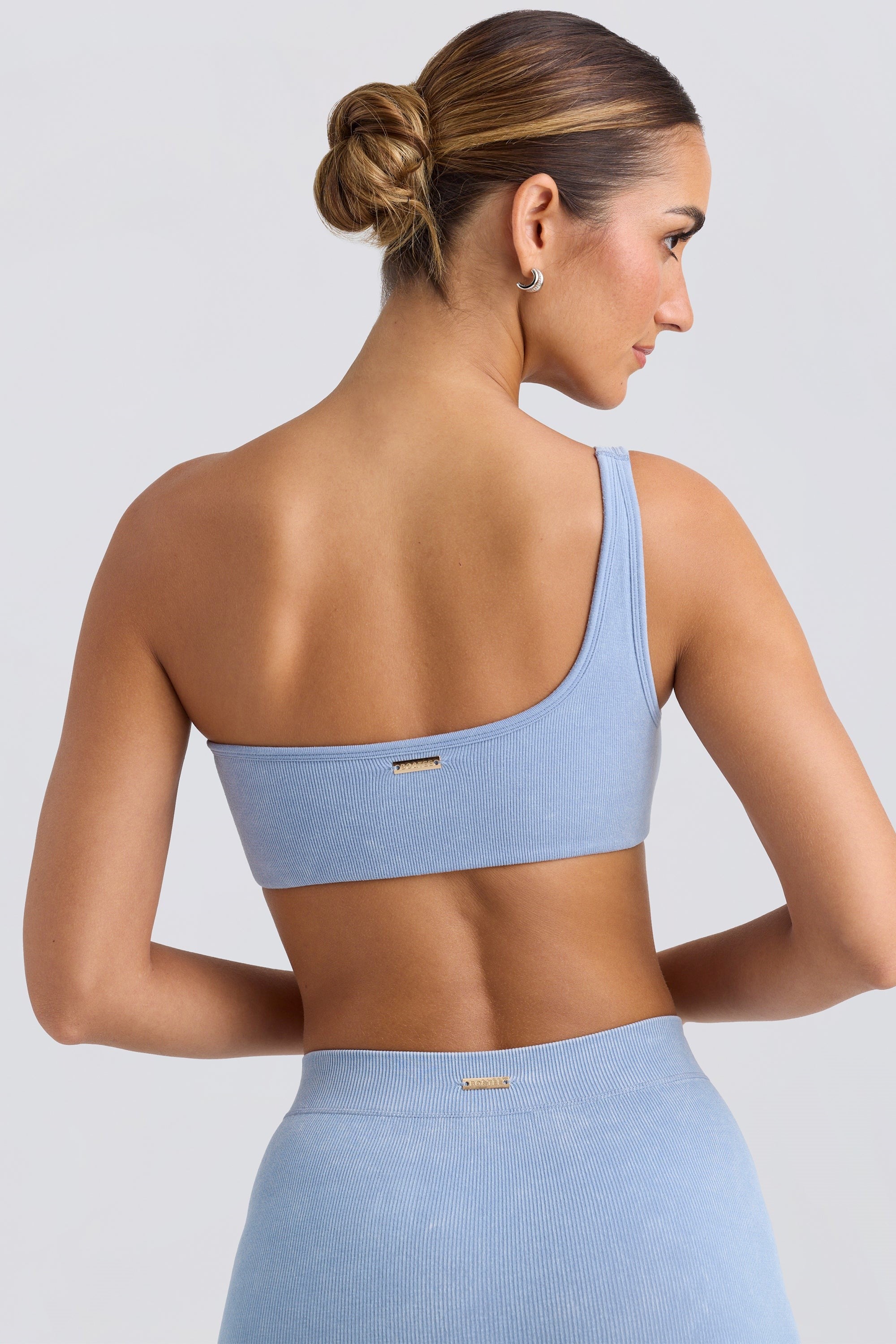 BO&TEE ONE-SHOULDER SPORTS BRA WASHED BLUE