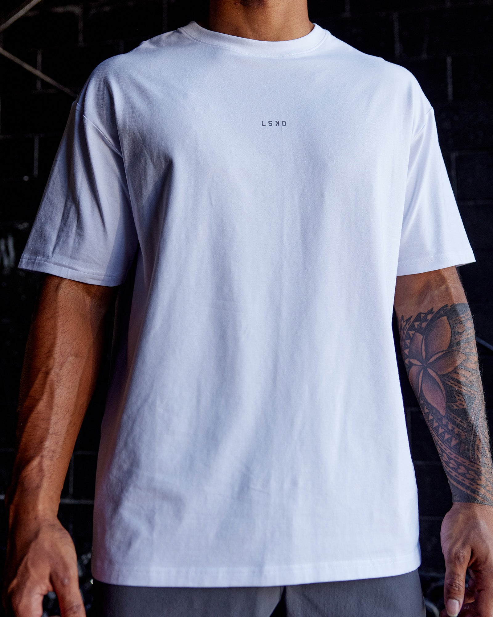 LSKD BASE FLXCOTTON TEE OVERSIZED - WHITE - image 12