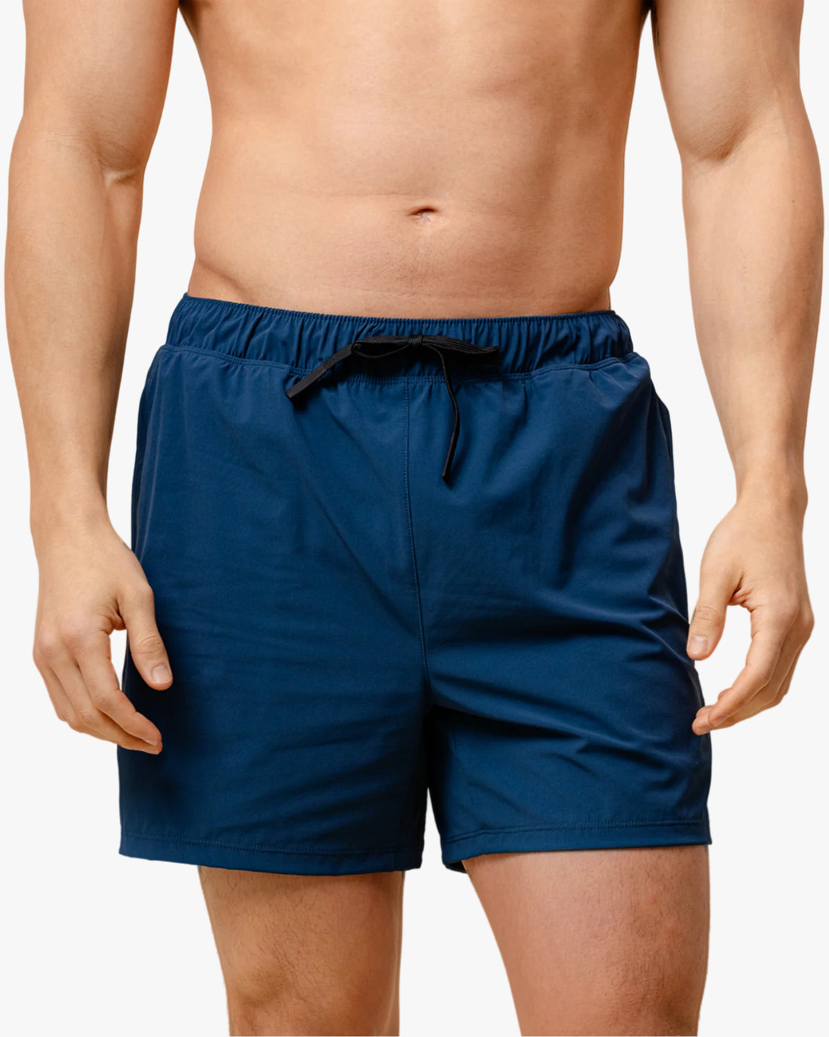 WHILE ON EARTH MEN'S PATHWAY RUNNING SHORT 5" MIDNIGHT