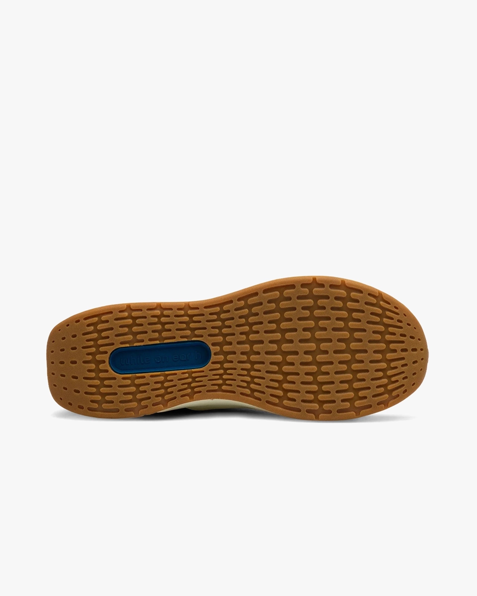 WHILE ON EARTH MOVE TRAINER BARK/OAT