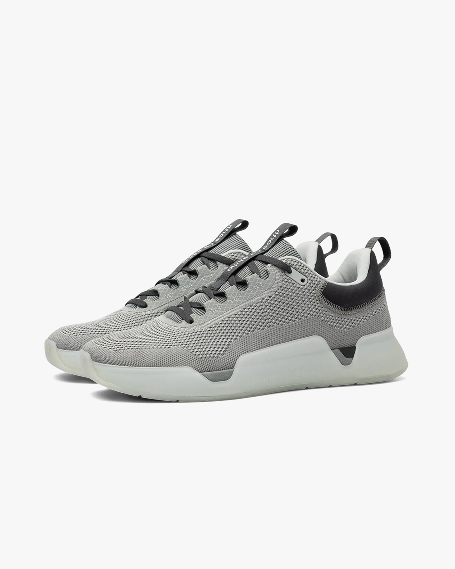 WHILE ON EARTH MOVE TRAINER FOG/NIMBUS