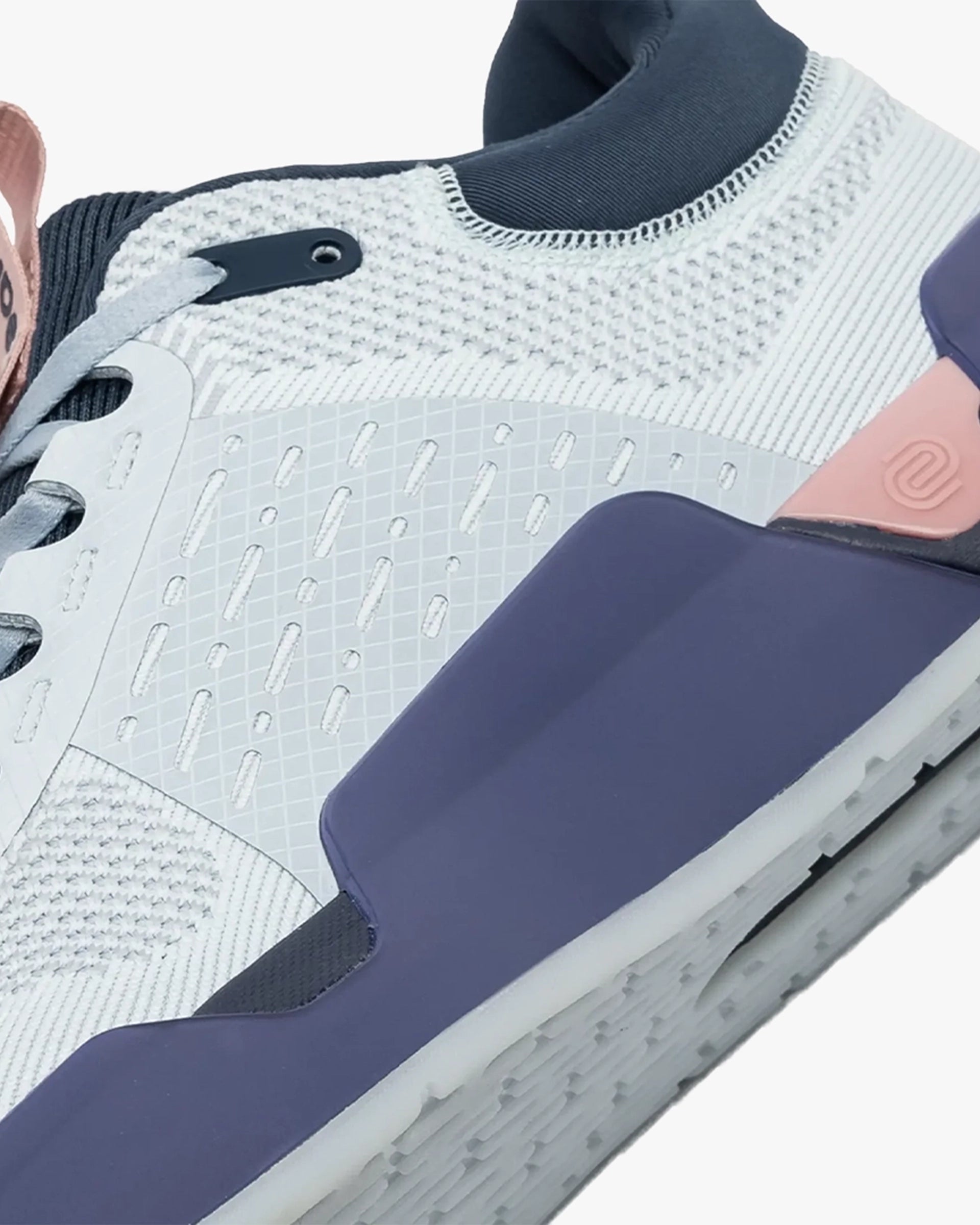 WHILE ON EARTH MOVE TRAINER GLACIER/LUPIN