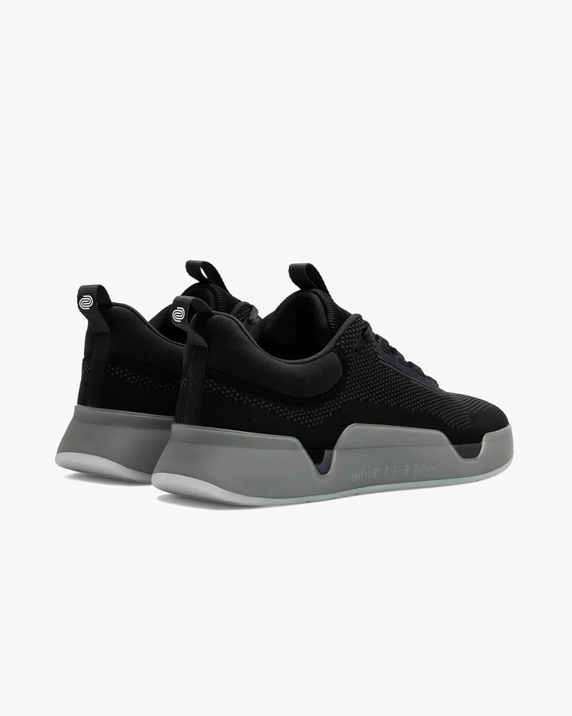 WOE MOVE TRAINER BLACK/MOON